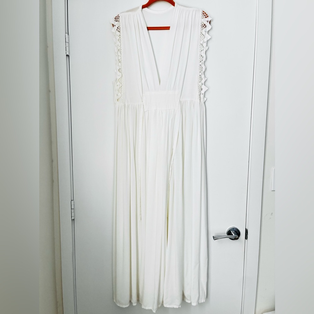 JEN'S PIRATE BOOTY Rio Wynwood Maxi Dress in Rio White - Picture 3 of 9